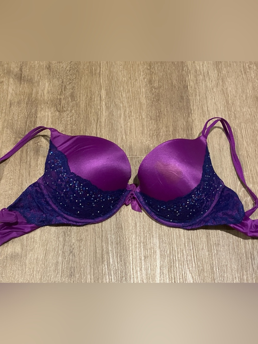 Victoria’s Secret very sexy lace gem Purple Push-Up Bra 32DD